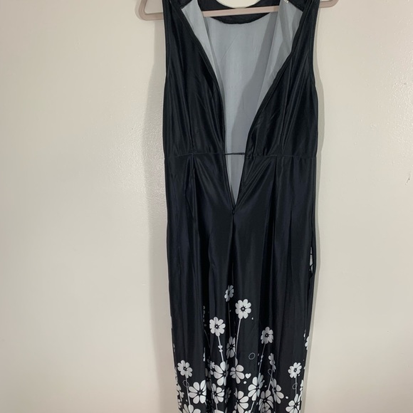 Long black and white dress - Picture 6 of 6